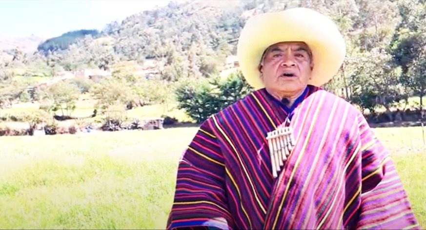 Con yaraví de agradecimiento, un vecino de Incahuasi es uno de los ganadores, entre 383 adultos mayores, del concurso «Canto al Bicentenario» de Pensión 65